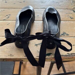 Ecco ballerina flats.